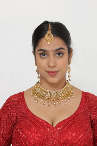[00023] Golden Kundan Choker