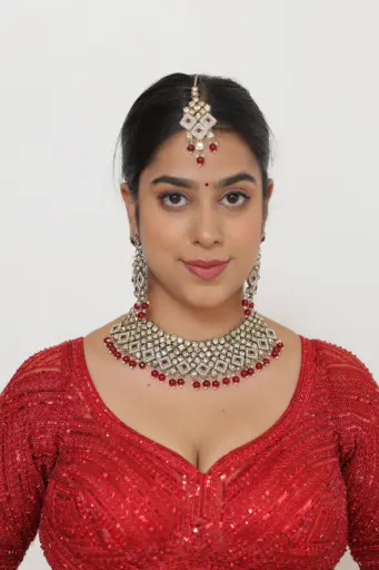 [00026] Maroon Beads Semi Bridals Necklace Set